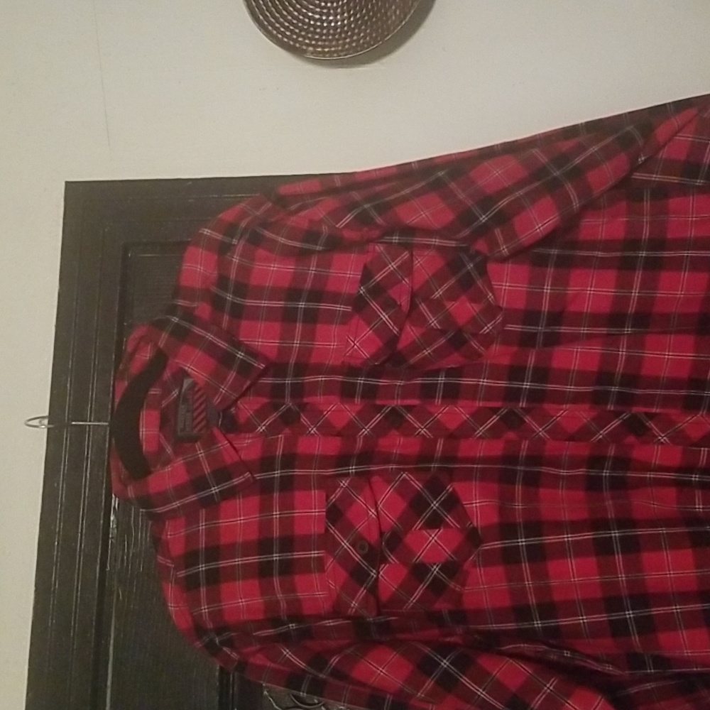 Men's Bleecker Mercer's Button Down Shirt; Black Red and White;  Size XL